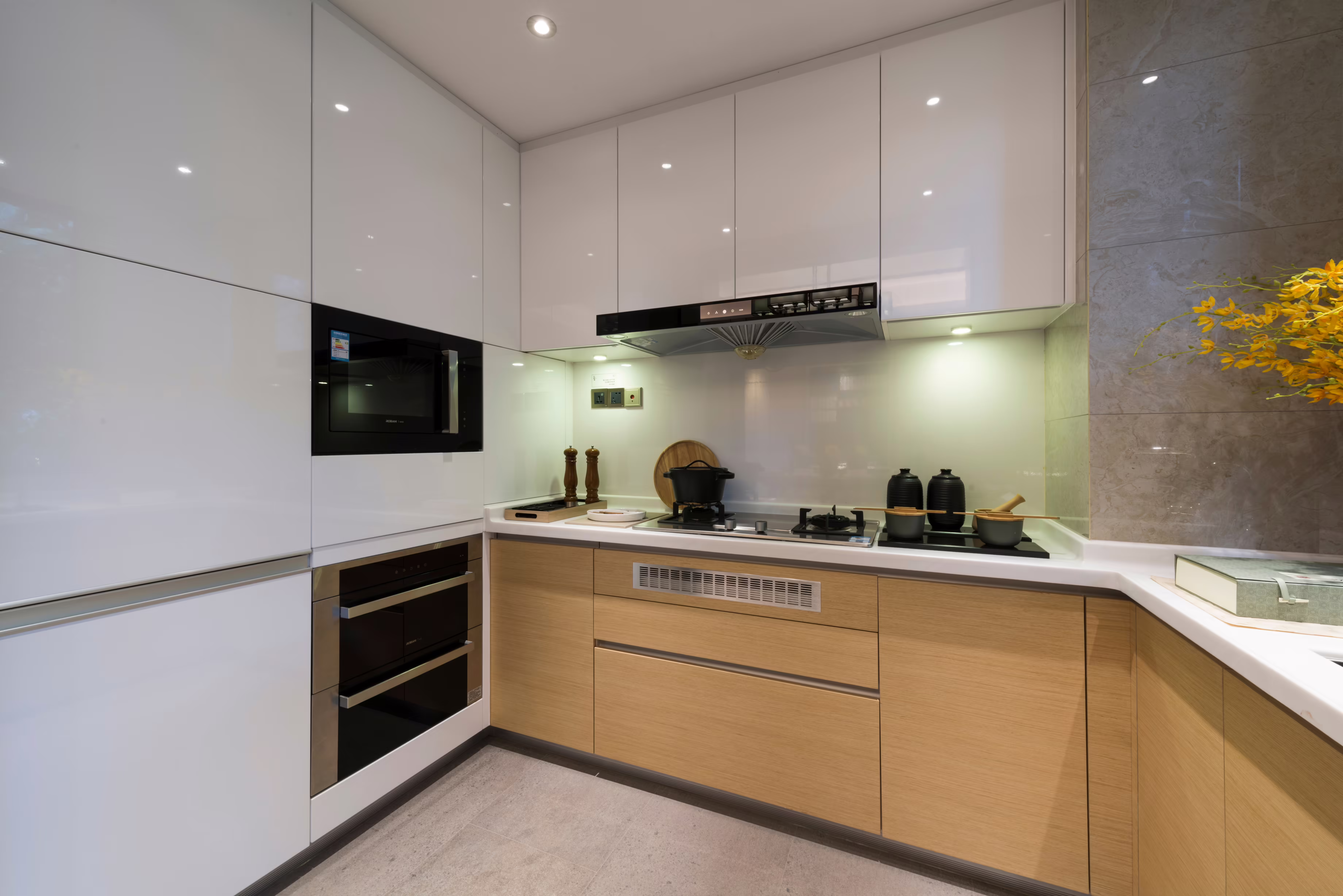 Luisnvaya U Shaped Kitchen PU Gloss Finish