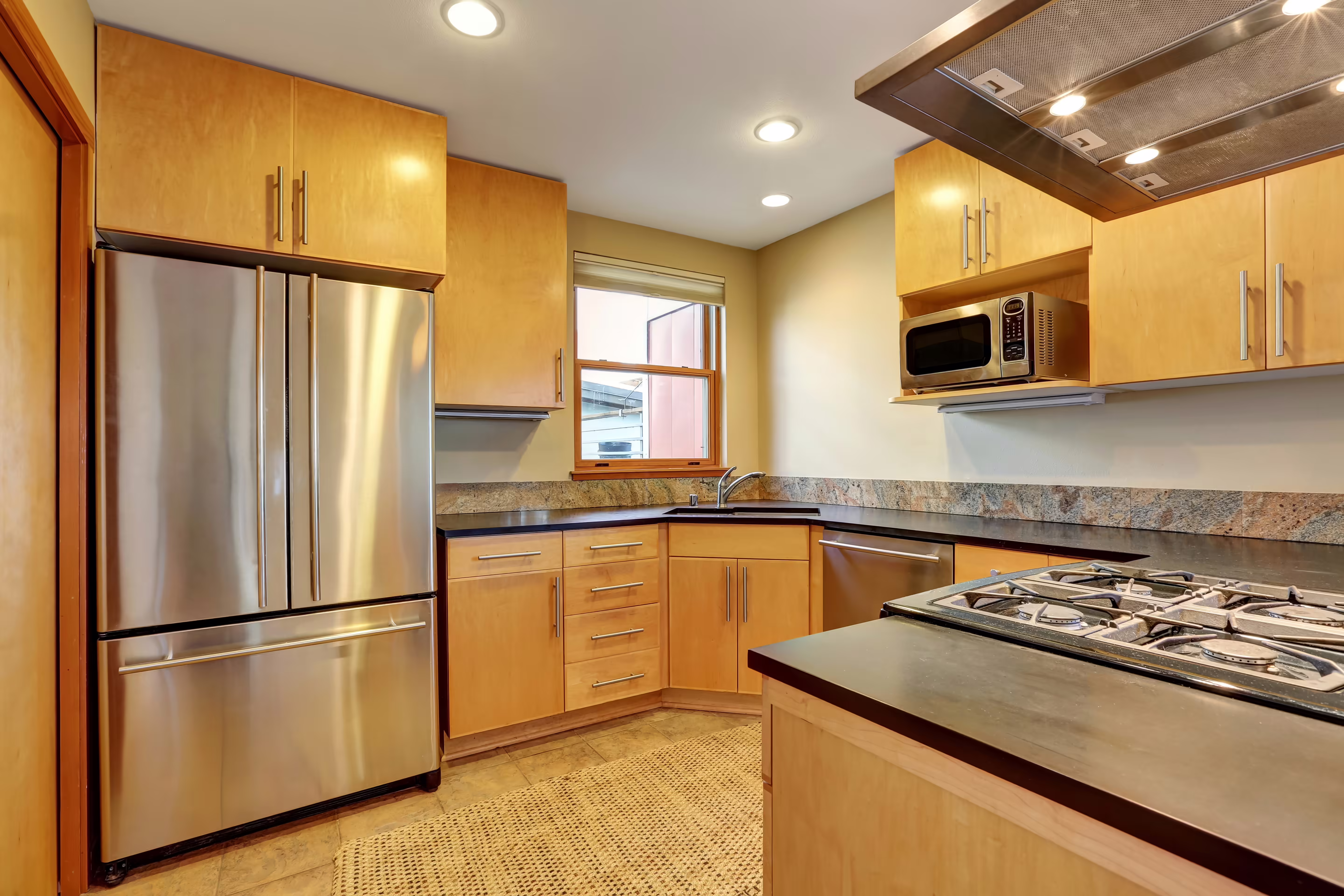Luisnvaya U Shaped Kitchen Laminate Finish